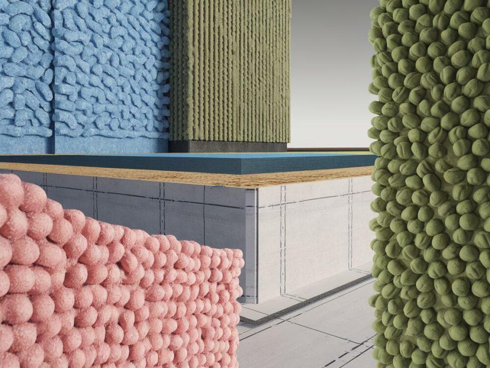 Rolki materiału izolacyjnego na budowie