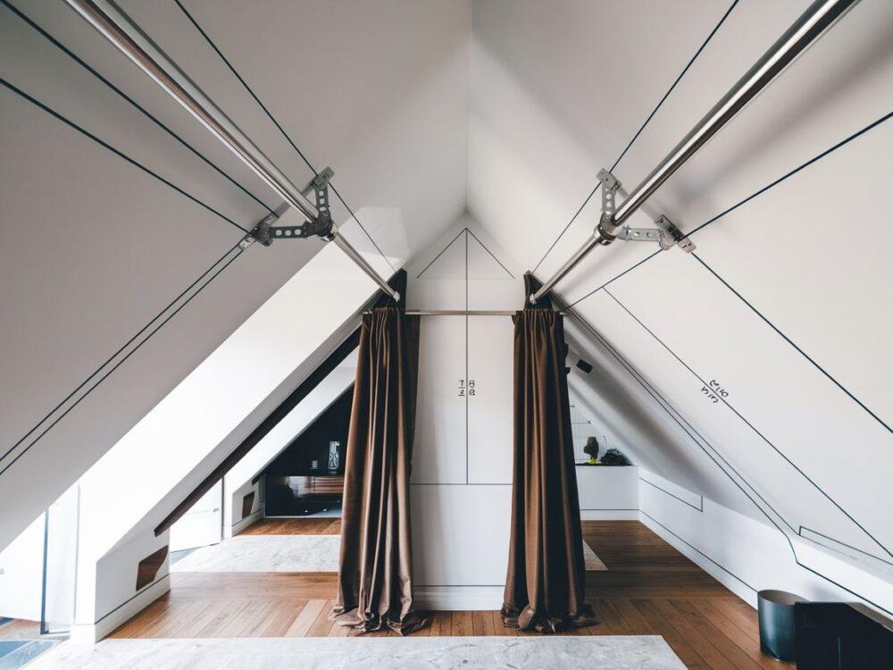 Zasłony na skosie – jak zamontować